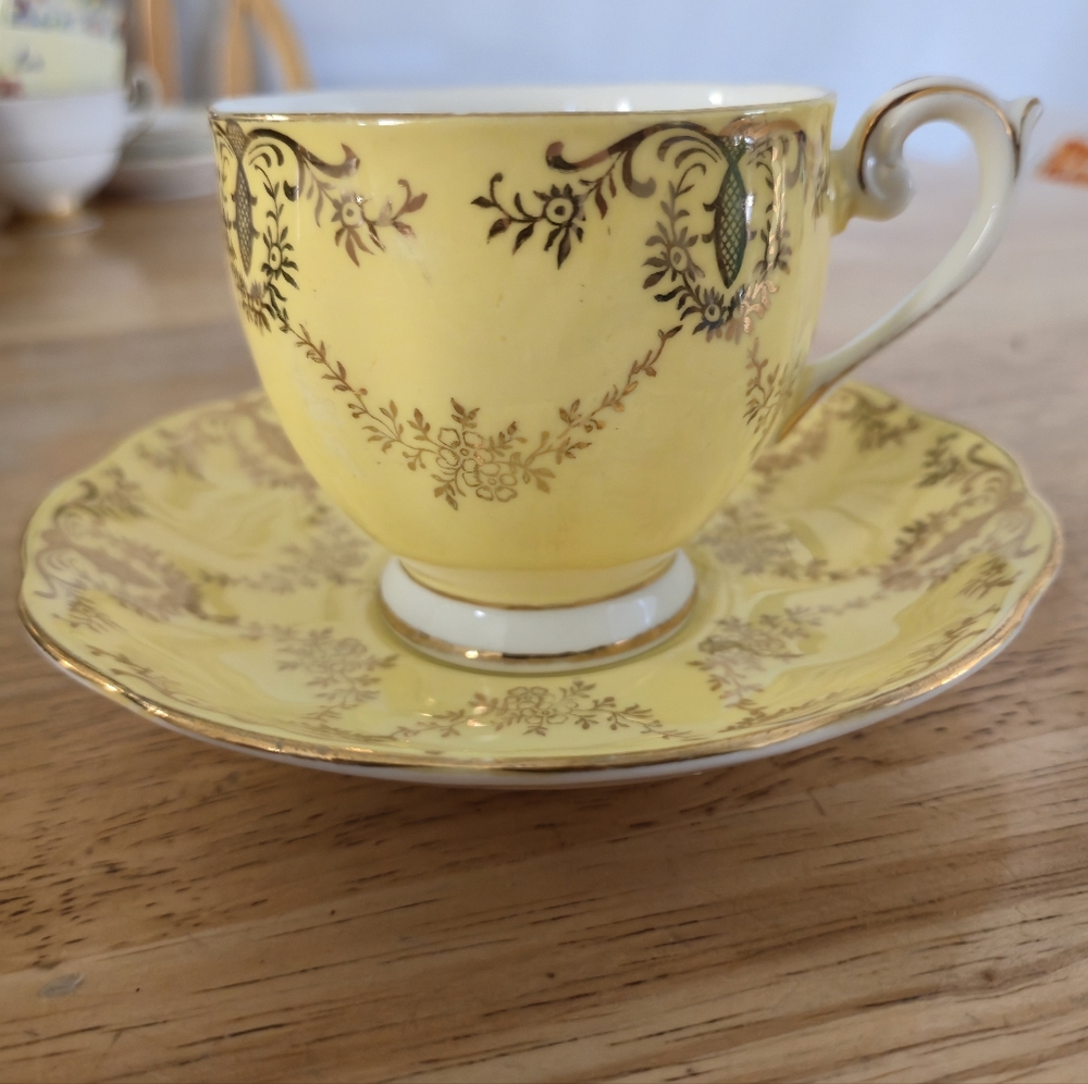 Queen Anne Vintage Yellow Gold Floral Fine Bone China Teacup Saucer Set Duo MCM